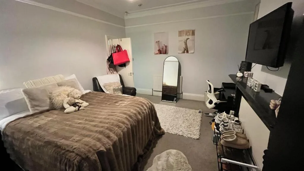 5 bedroom house for rent