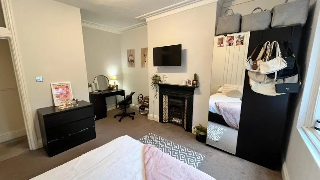 5 bedroom house for rent