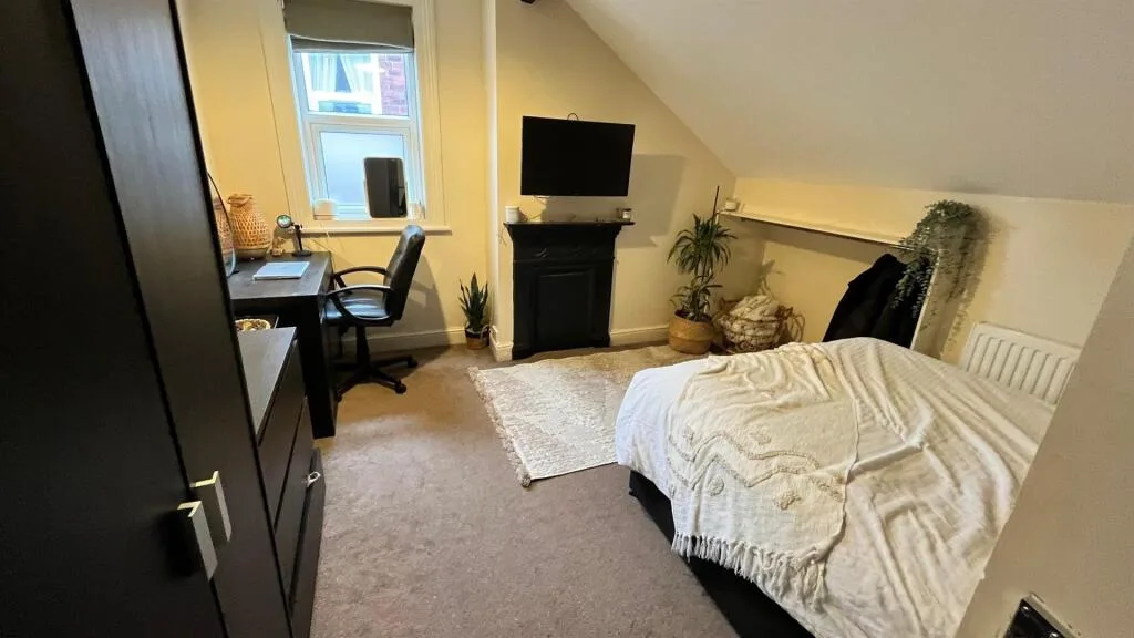 5 bedroom house for rent