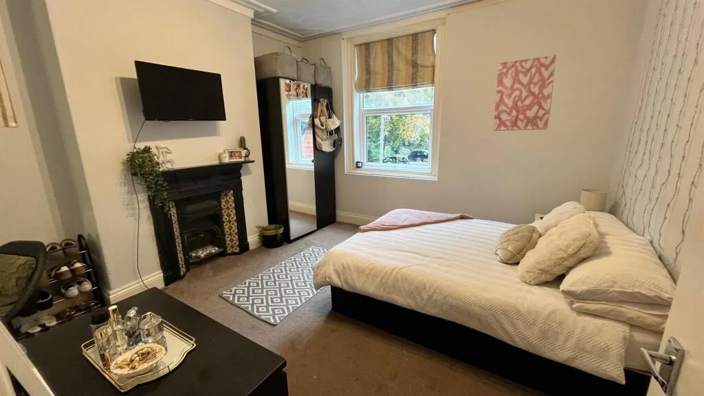 5 bedroom house for rent