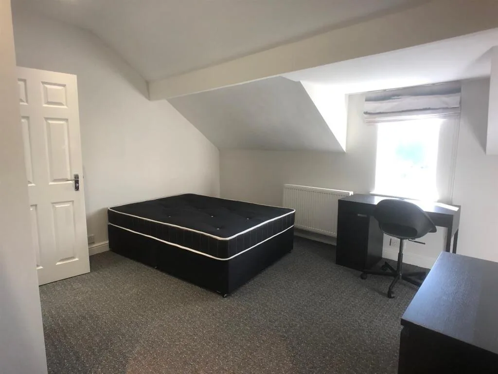 5 bedroom house for rent
