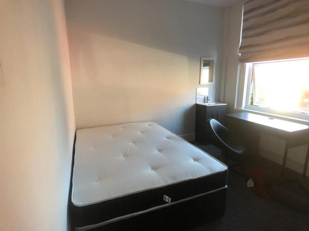 5 bedroom house for rent