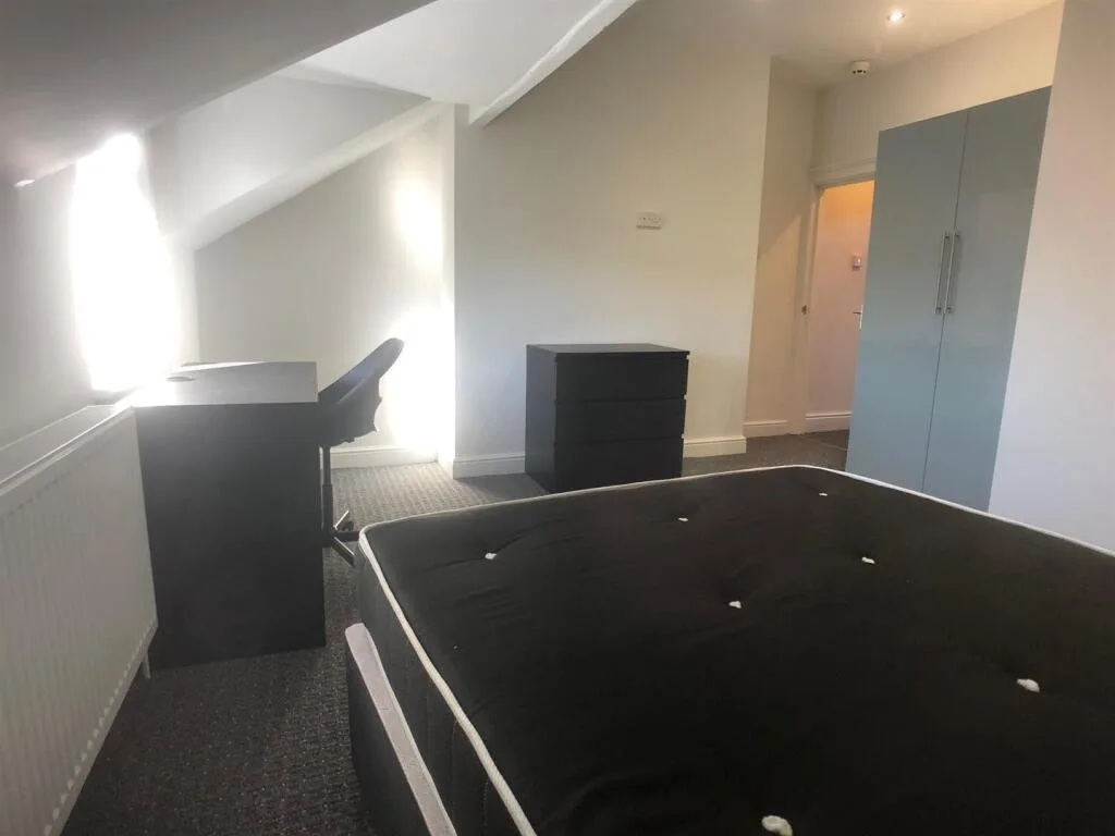 5 bedroom house for rent