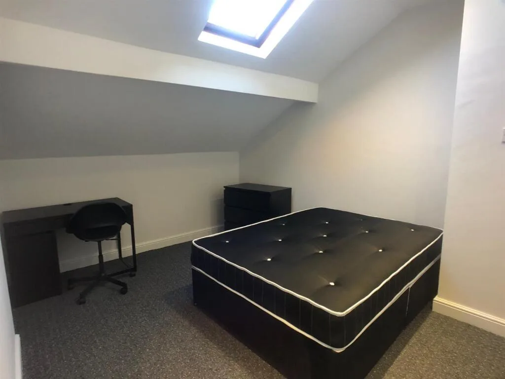 5 bedroom house for rent