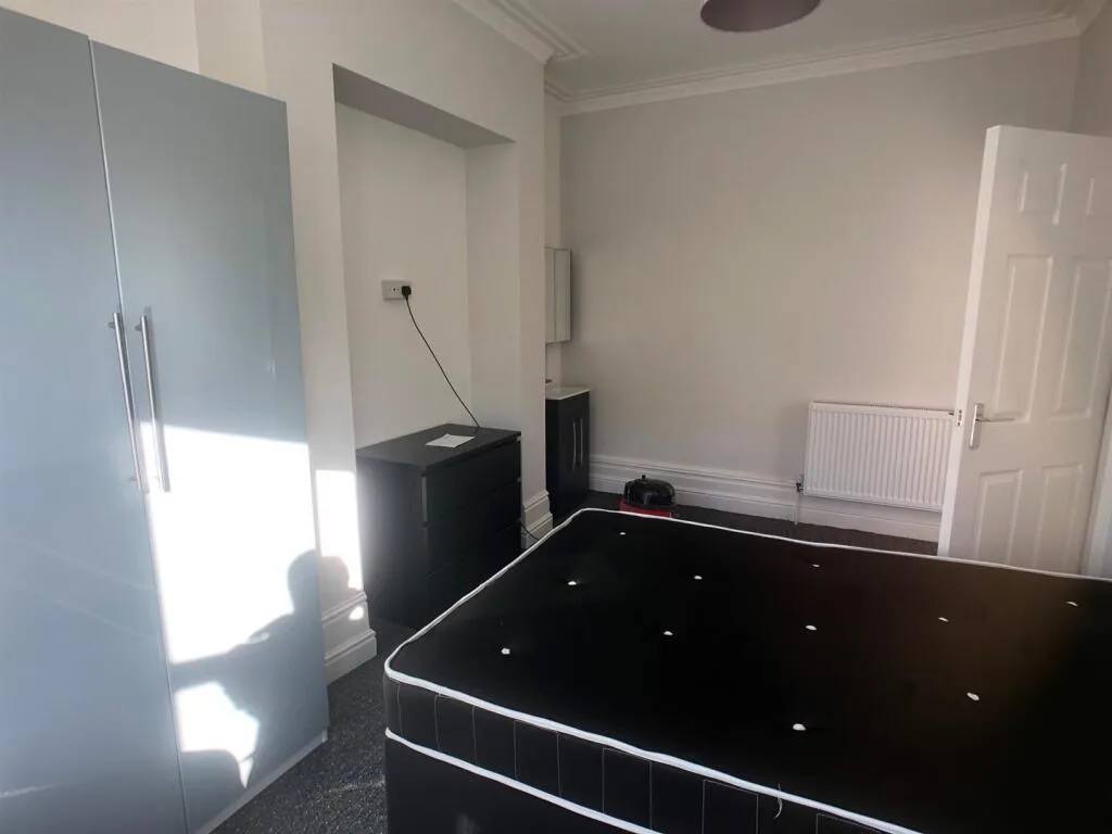 5 bedroom house for rent