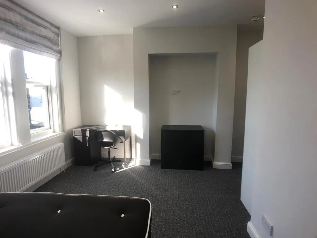 5 bedroom house for rent