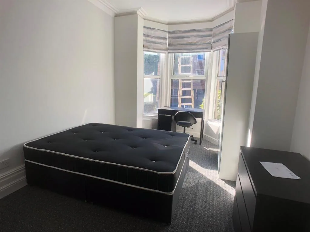 5 bedroom house for rent