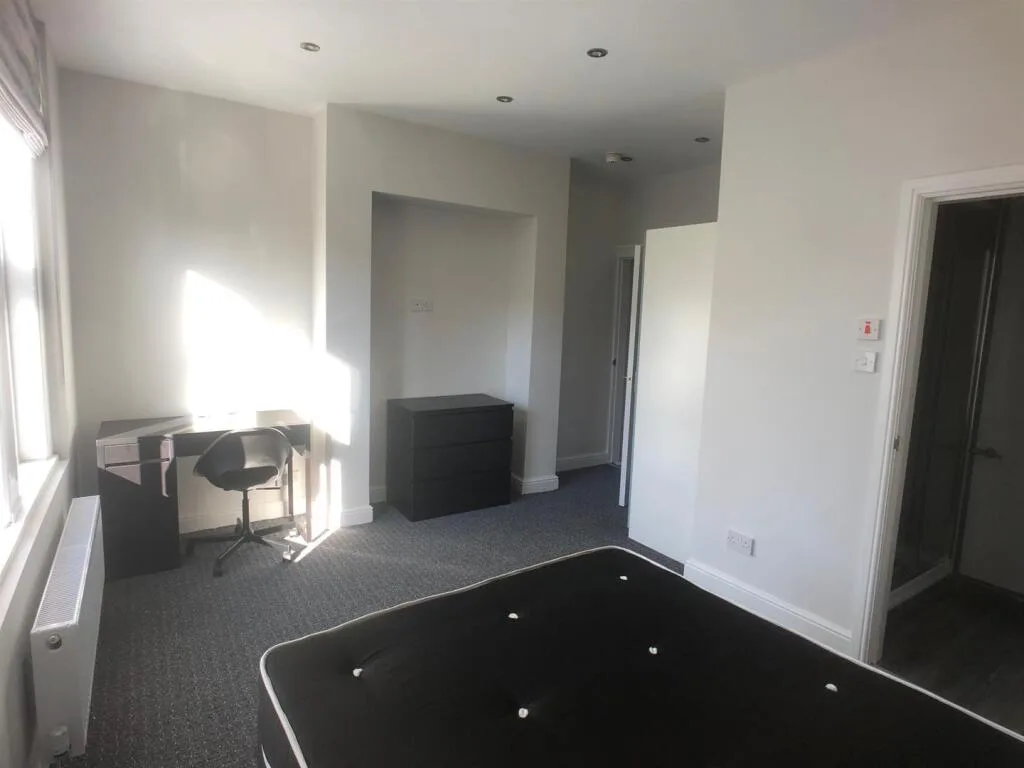 5 bedroom house for rent