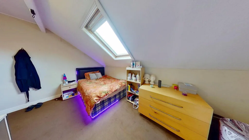 5 bedroom terraced house for rent