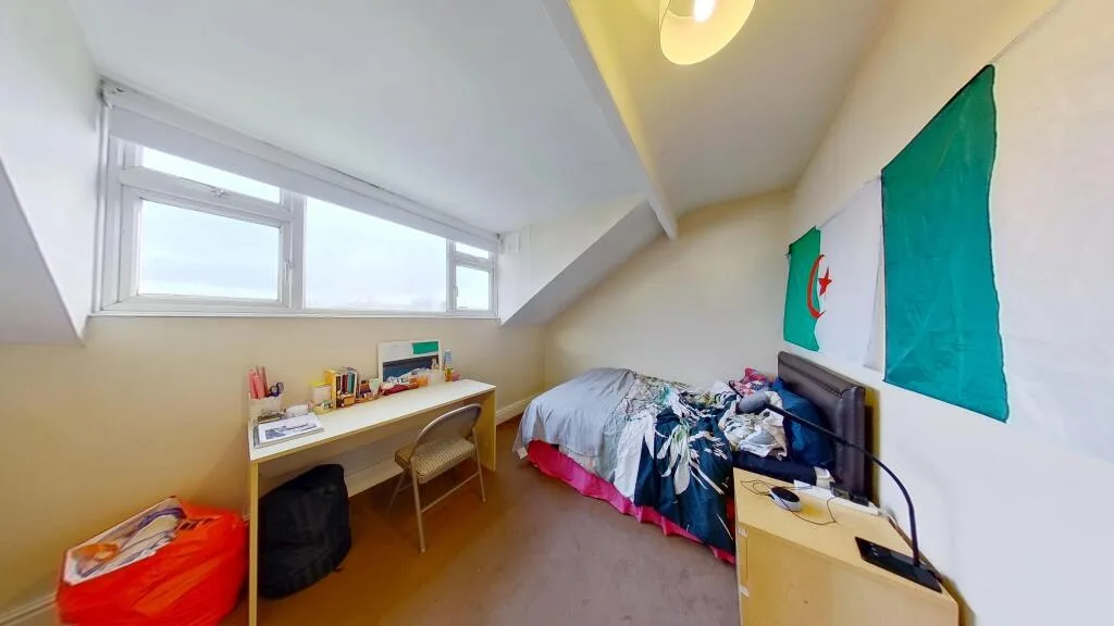 5 bedroom terraced house for rent