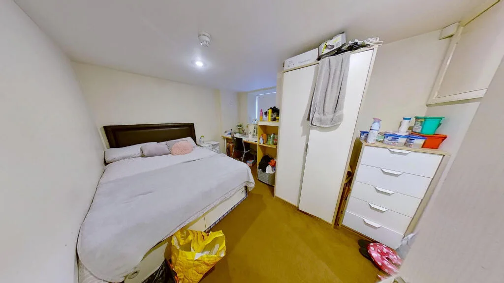 5 bedroom terraced house for rent