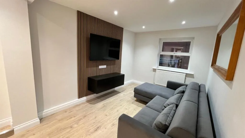 3 bedroom flat for rent