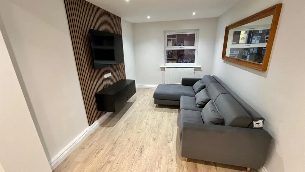 3 bedroom flat for rent