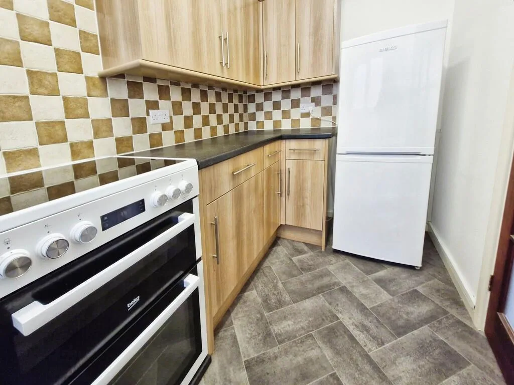 2 bedroom ground floor flat for rent