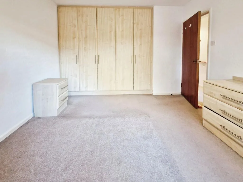 2 bedroom ground floor flat for rent