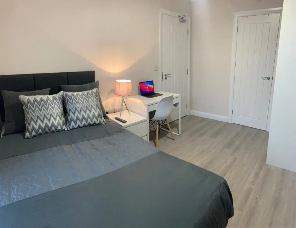 5 bedroom terraced house for rent