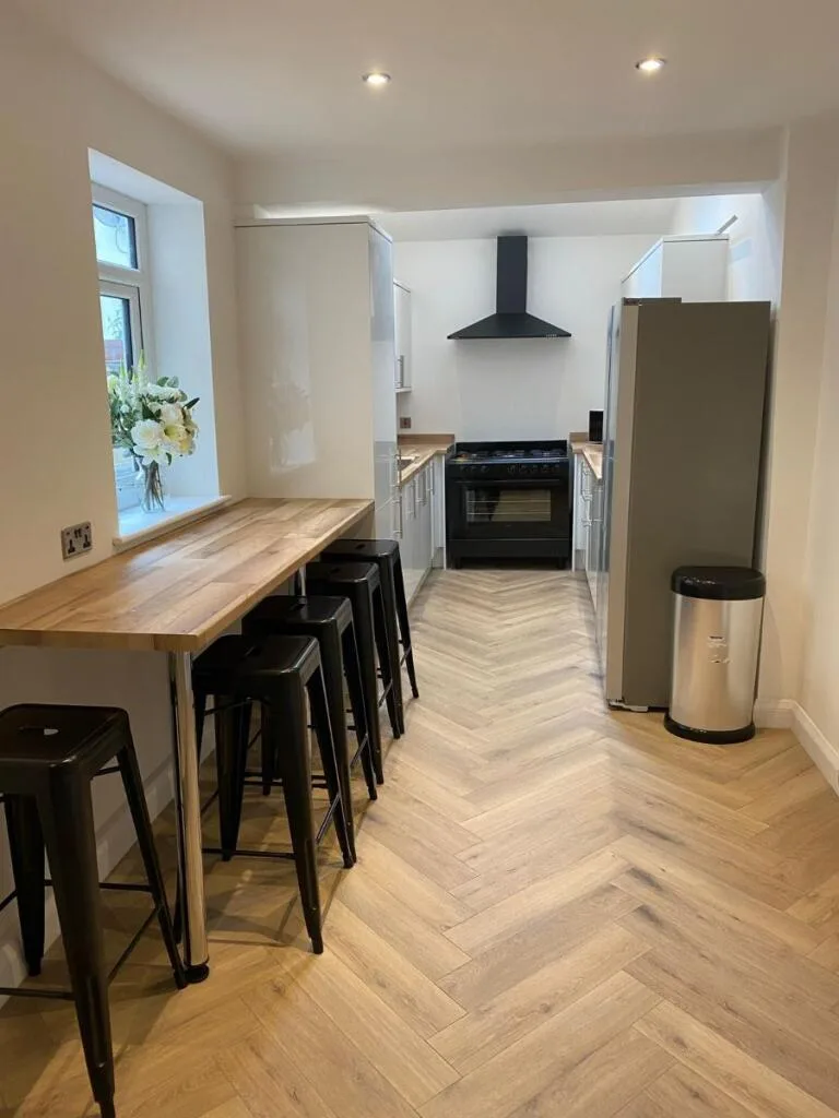 5 bedroom terraced house for rent