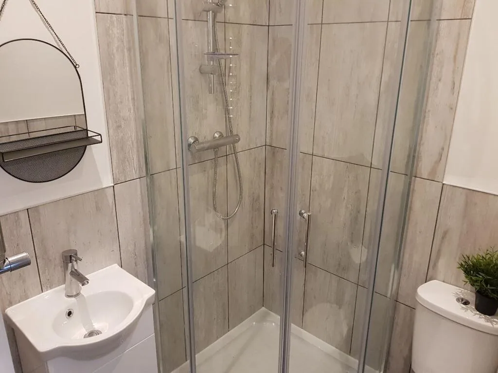 6 bedroom terraced house for rent