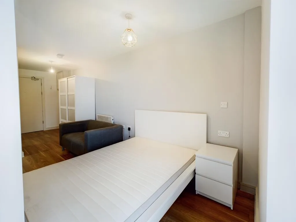 Studio flat for rent