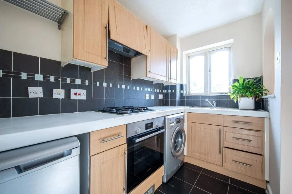 1 bedroom end of terrace house for rent