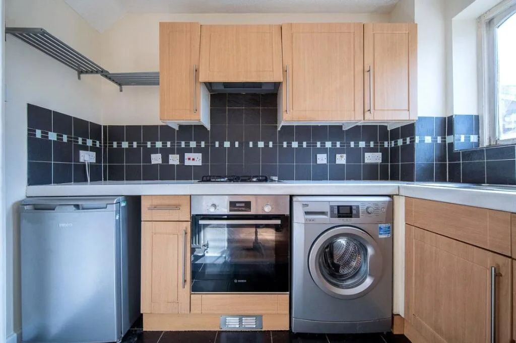 1 bedroom end of terrace house for rent