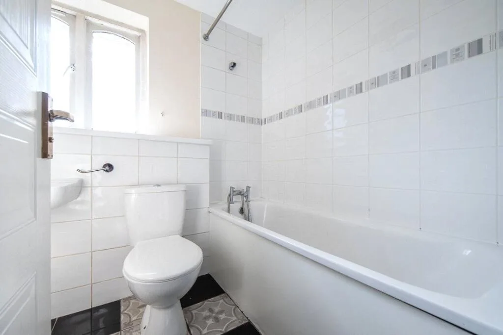 1 bedroom end of terrace house for rent