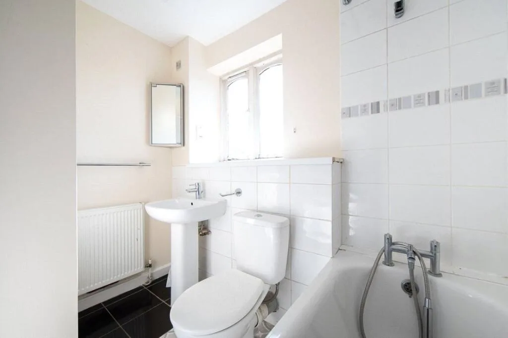 1 bedroom end of terrace house for rent