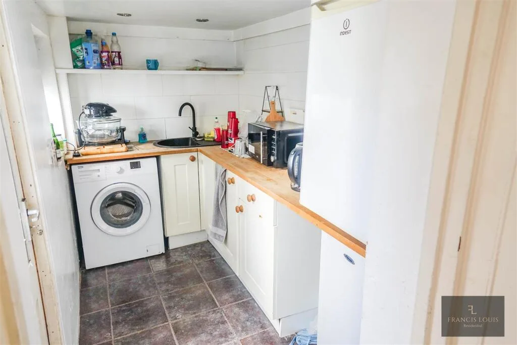4 bedroom terraced house for rent
