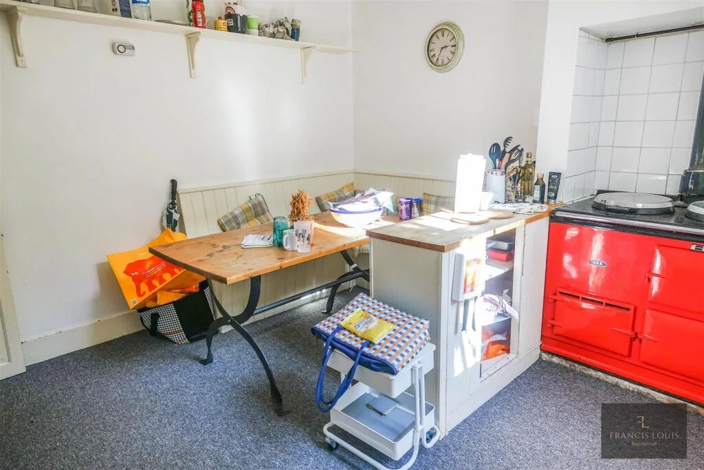 4 bedroom terraced house for rent