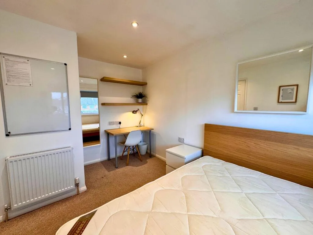 5 bedroom terraced house for rent