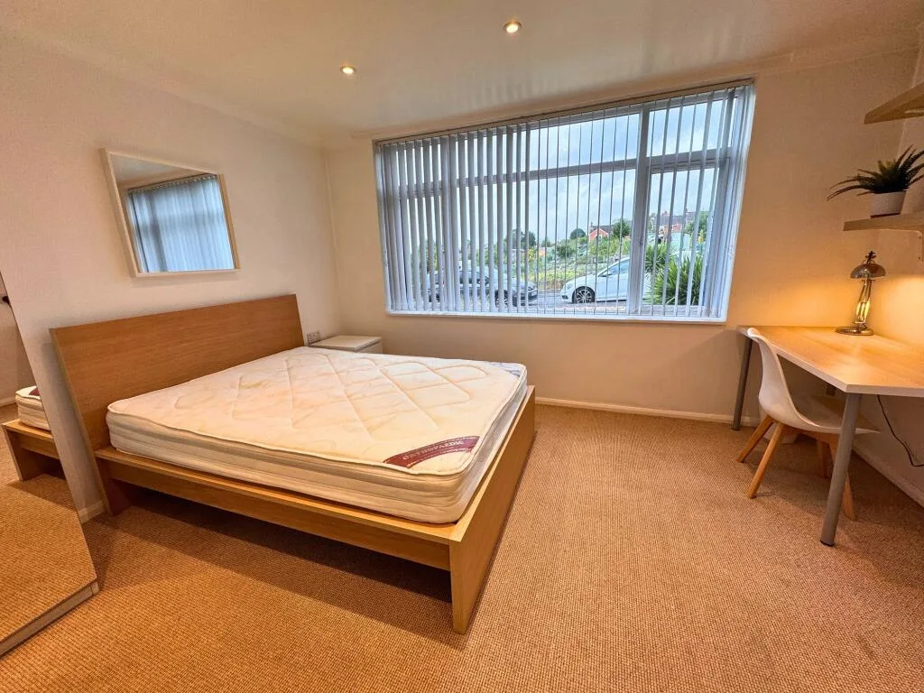 5 bedroom terraced house for rent