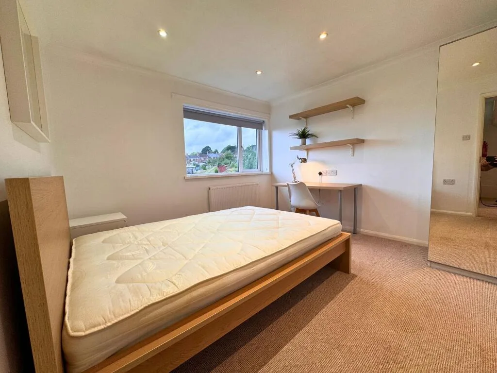 5 bedroom terraced house for rent