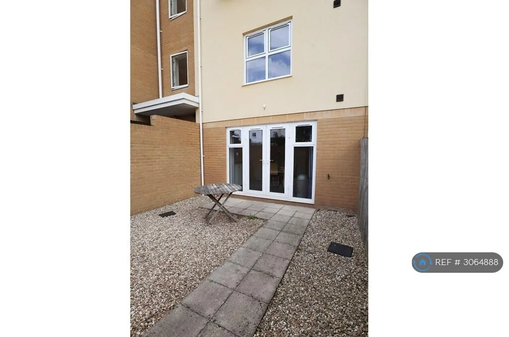 4 bedroom terraced house for rent
