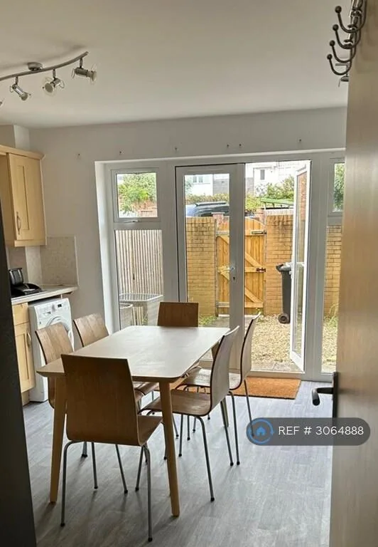 4 bedroom terraced house for rent