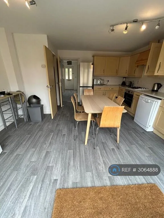4 bedroom terraced house for rent
