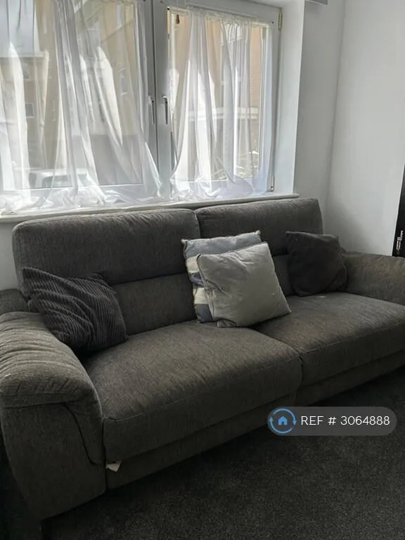 4 bedroom terraced house for rent