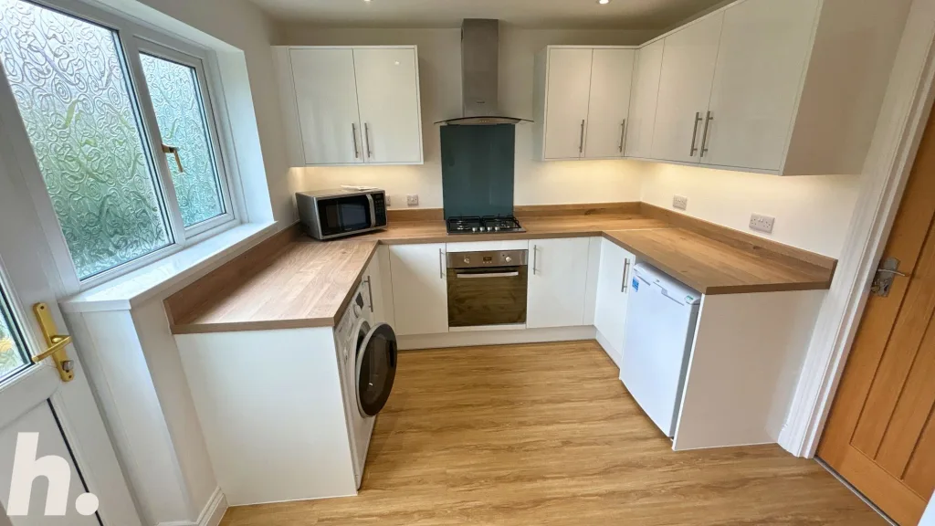 6 bedroom detached house for rent