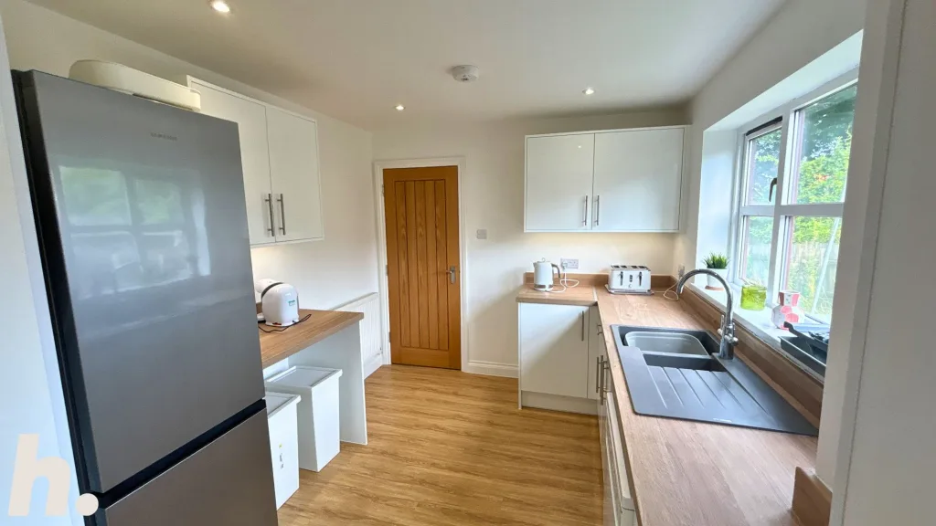 6 bedroom detached house for rent