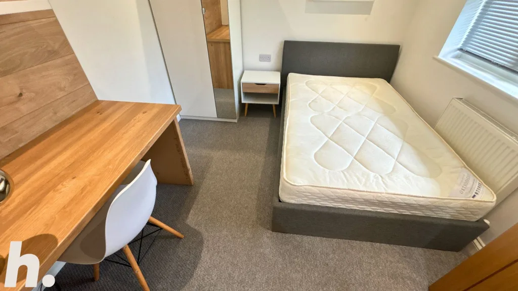 6 bedroom detached house for rent