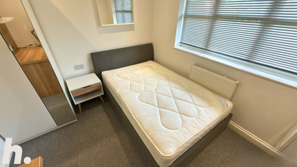 6 bedroom detached house for rent