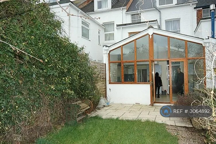 4 bedroom terraced house for rent