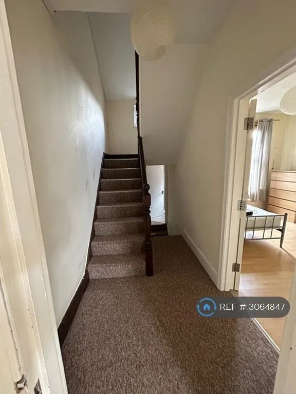5 bedroom terraced house for rent