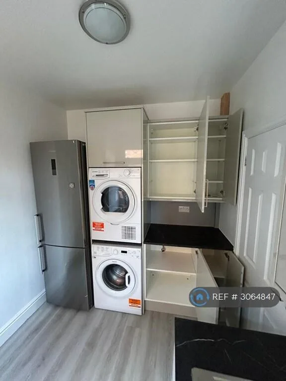 5 bedroom terraced house for rent