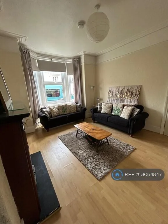 5 bedroom terraced house for rent