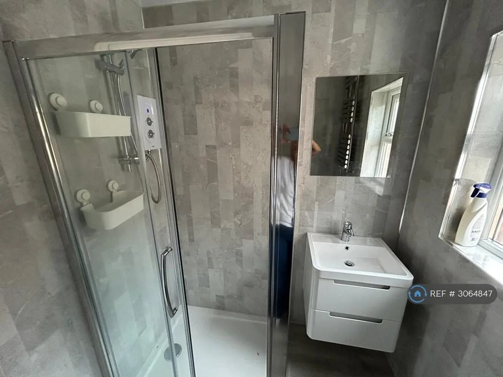 5 bedroom terraced house for rent