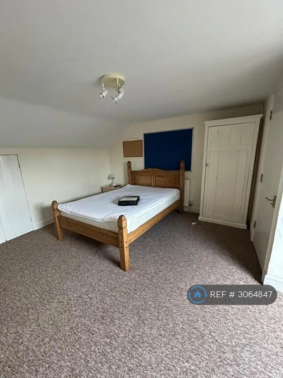 5 bedroom terraced house for rent