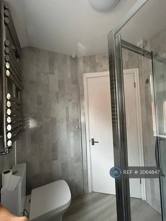 5 bedroom terraced house for rent