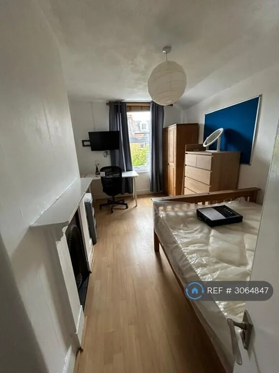 5 bedroom terraced house for rent
