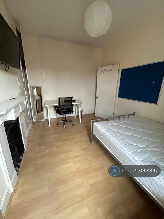 5 bedroom terraced house for rent