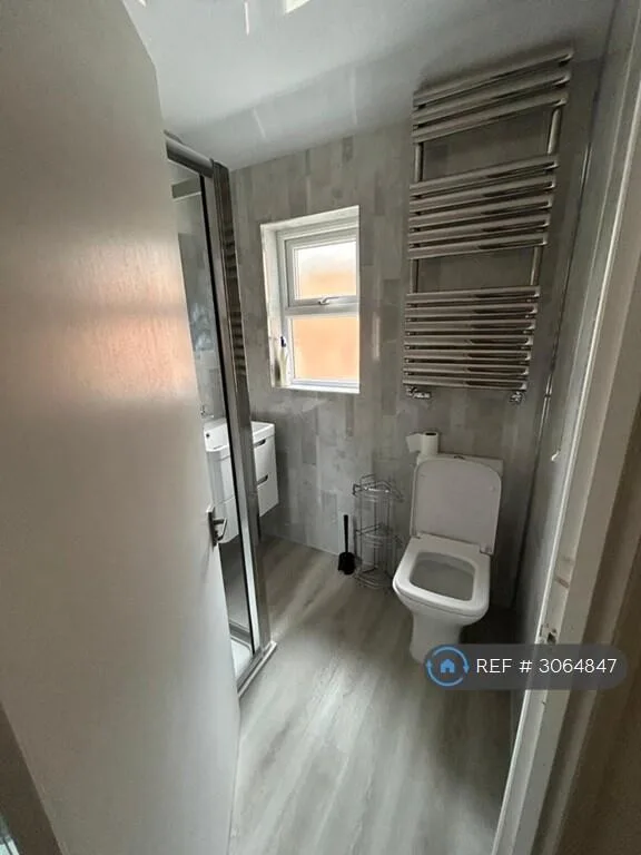 5 bedroom terraced house for rent
